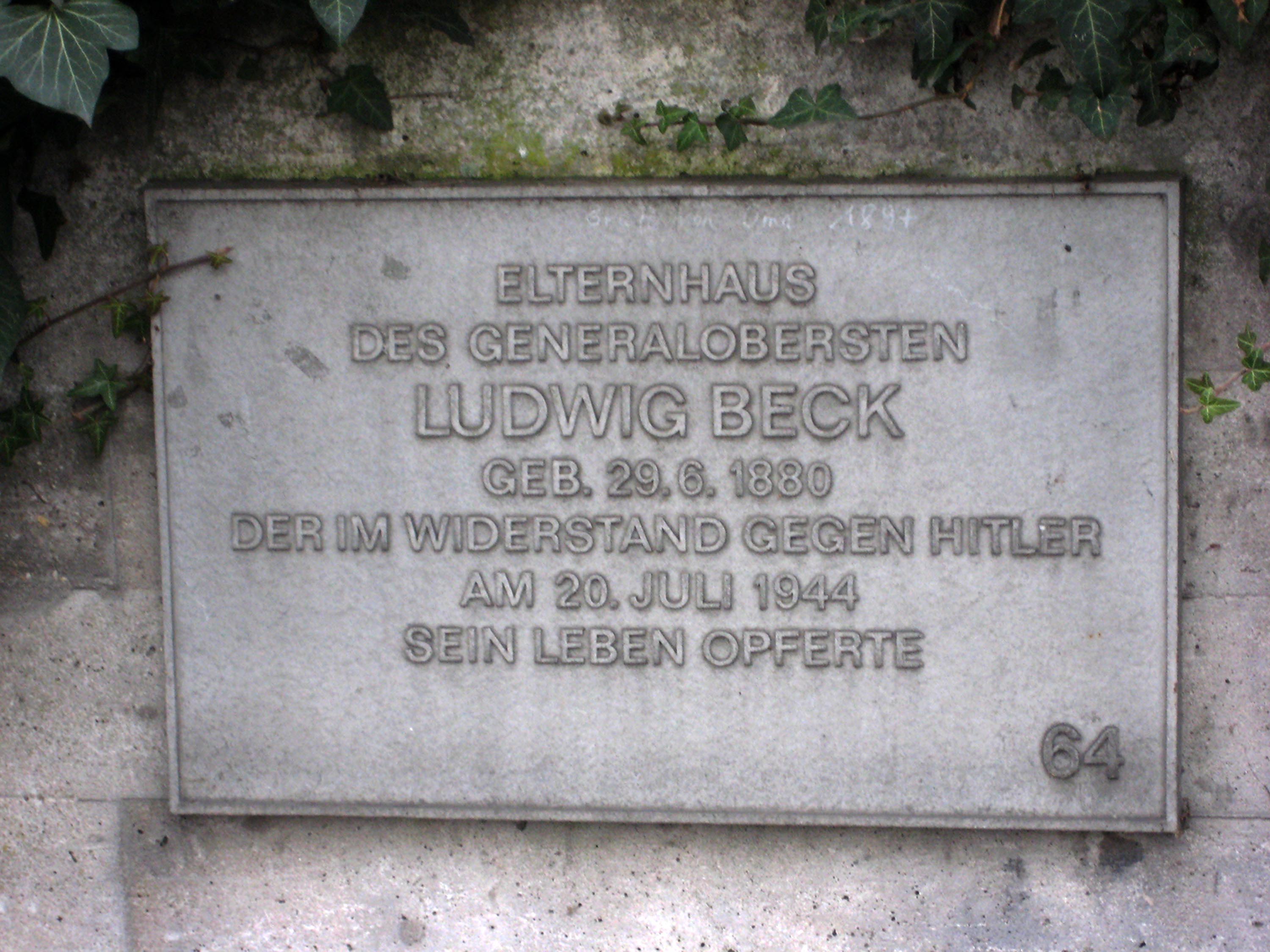 1964 am Biebricher Elternhaus in der Rheingaustraße 138 / Ecke Am Parkfeld angebrachte Gedenktafel